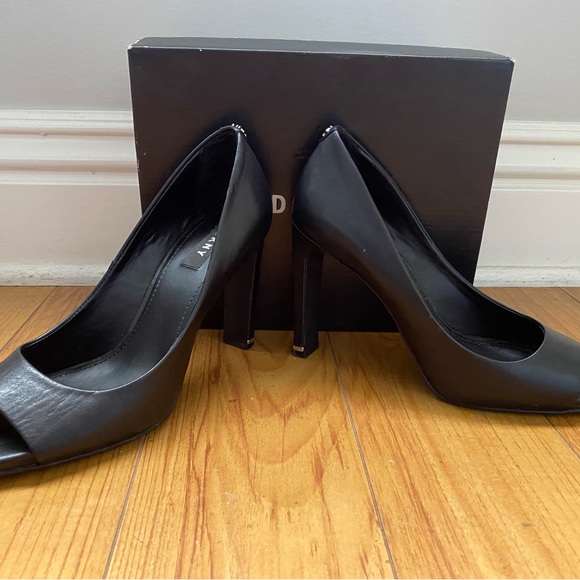 DKNY Heels - Picture 4 of 4